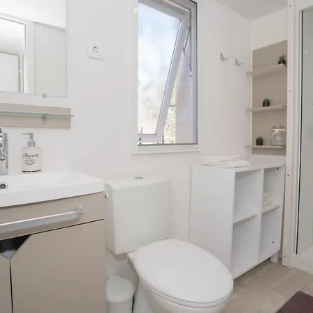 Holiday home Peace Oasis & Active Near Krka Bristane