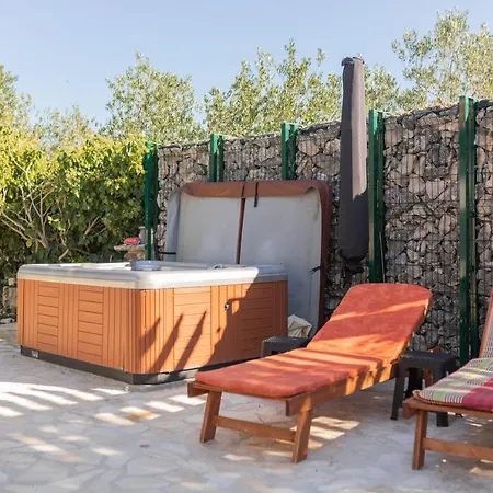 Holiday home Peace Oasis & Active Near Krka Bristane