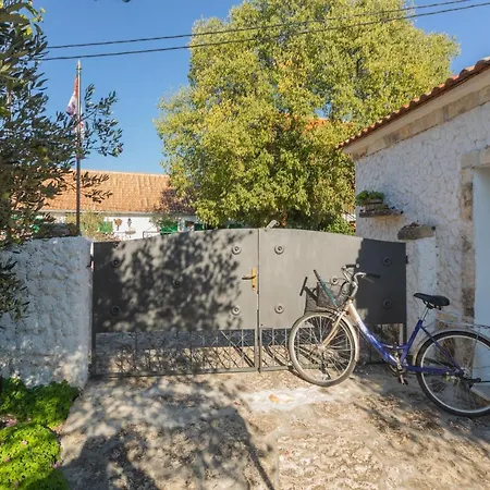 Holiday home Peace Oasis & Active Holiday Near Krka Bristane