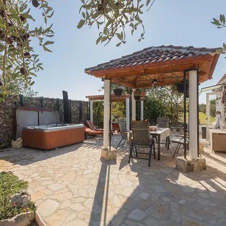 Peace Oasis & Active Holiday Near Krka * Bristane
