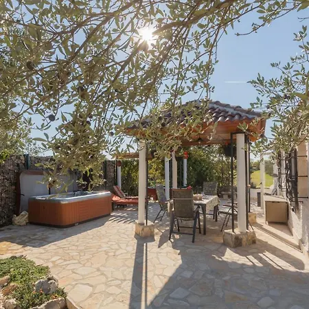 Peace Oasis & Active Holiday Near Krka * Bristane